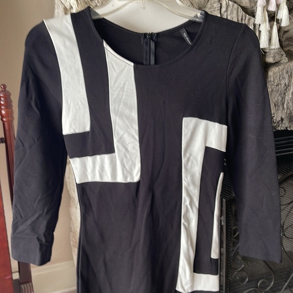 Dress - Picture 2 of 4